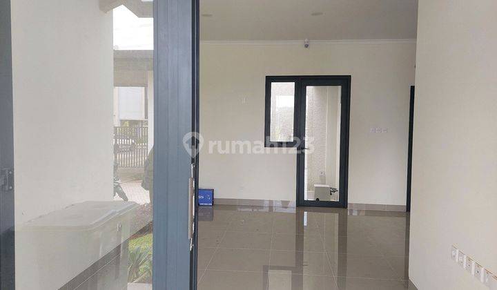 Rumah Baru Hoek Di Gading Serpong Siap Huni 1