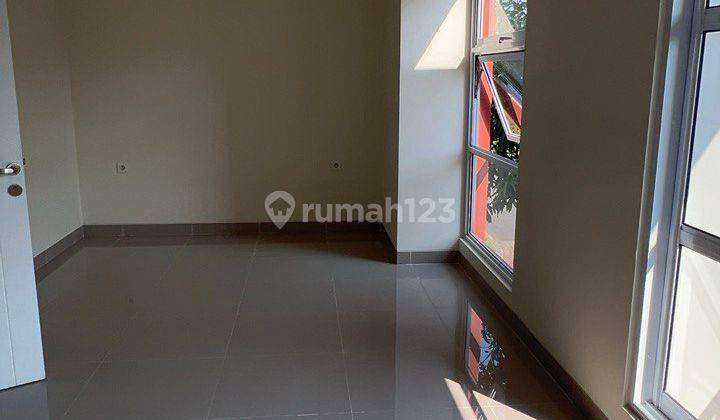 Rumah Hook Kondisi Rapih Siap Ditempatin Cluster Gading Serpong 1