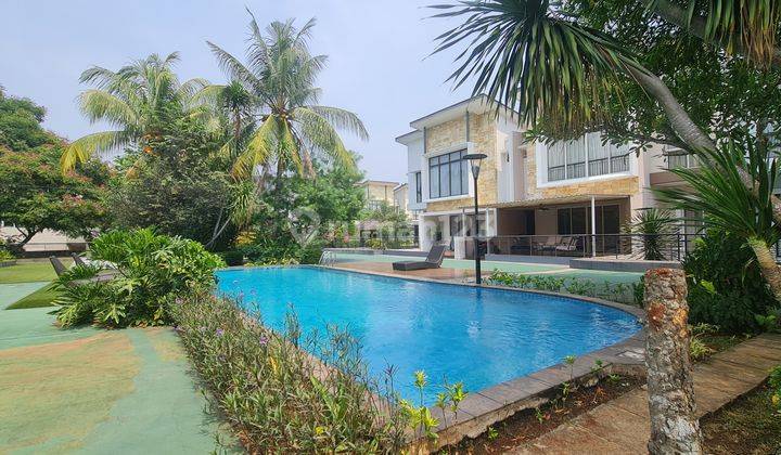 Rumah Double Decker Dengan Kolam Renang Dan Gazebo di Foresta Primavera Bsd 1