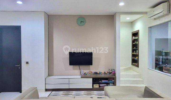 Dijual Rumah Full Renovasi di Bsd City 2