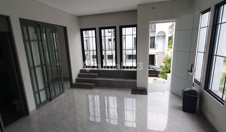 Rumah Hook Sudut 3 Lantai BSD Hanya 4,3M 1