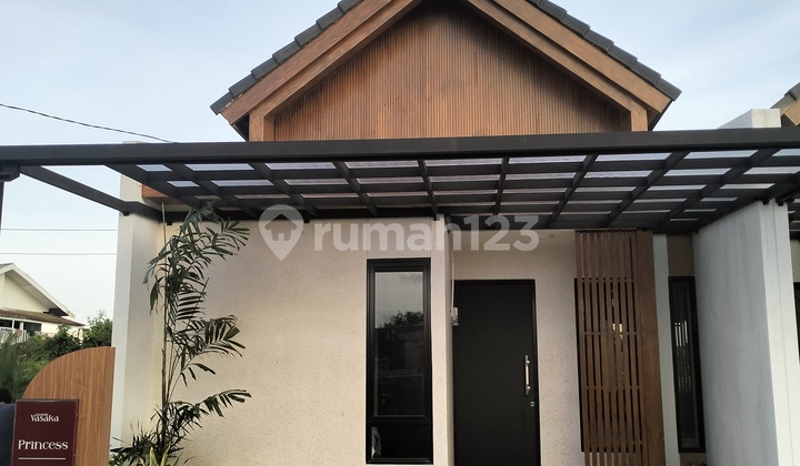 Beautiful 3-Bedroom House Free Furnished and Flood-Free