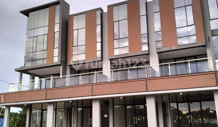 For Sale 3-Story Shop House Ready to Occupy, Best in Self-Sufficient City Tallasa City. 2