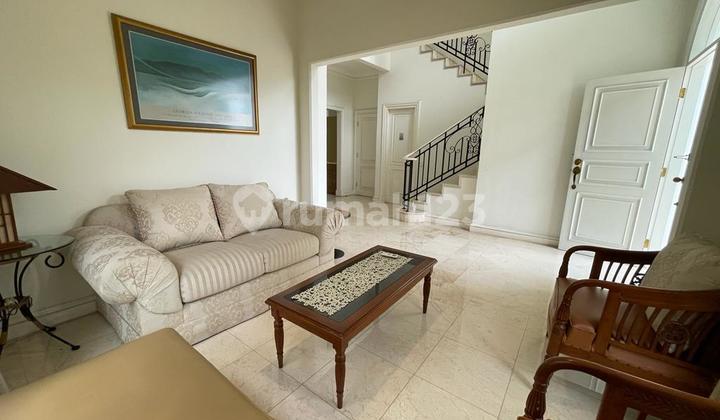WTL / Disewakan Rumah Siap Huni Full Furnished di Fontainebleau Golf Residence, Bukit Golf Utara, Serpong Utara, Tangerang Selatan, Banten 2
