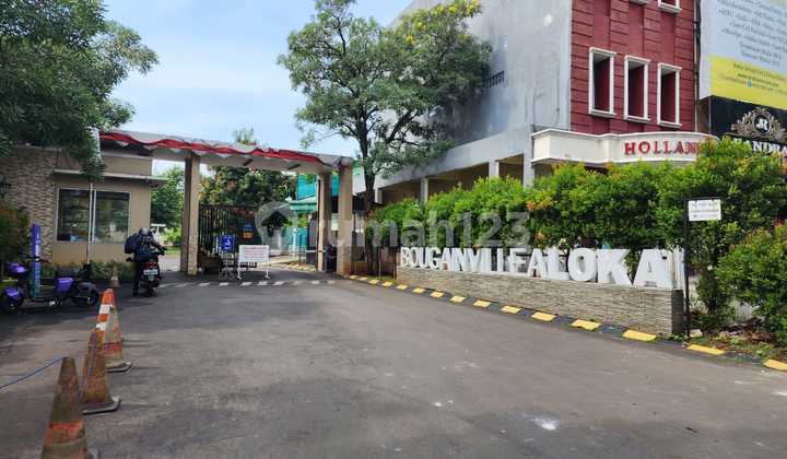 FOR SALE / Quick Sale of a Ready-to-Occupy House, Strategic Location, and Tidy in Bougenville Cluster, Graha Raya, Bintaro, South Tangerang, Banten 2