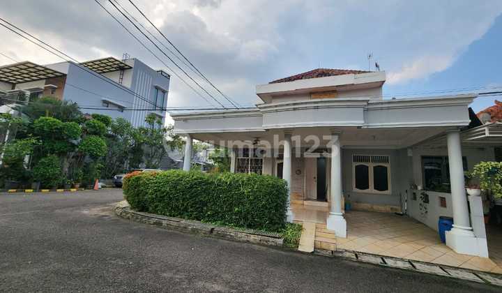 WTS / Dijual Cepat Super Murah Rumah Hoek Siap Huni Lokasi Strategis di Lippo Karawaci, Klp. Dua, Tangerang, Banten