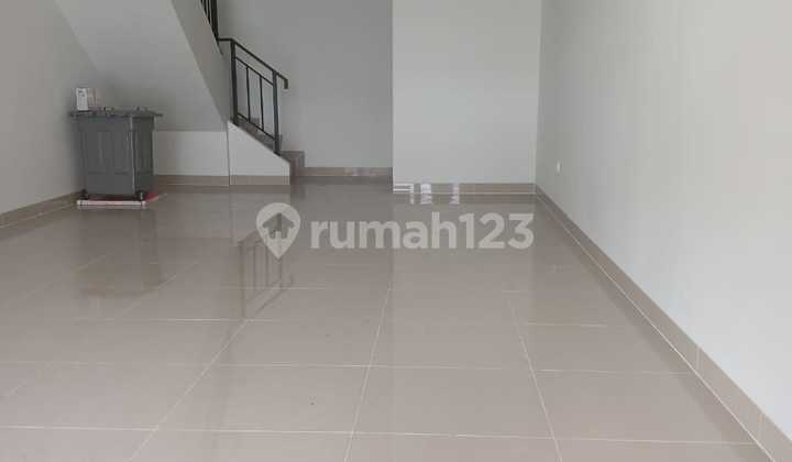 Wtl / For Rent Ready-to-Use Shop House with Strategic Location in Illago Grande, Gading Serpong, Kelapa Dua, Tangerang, Banten 2