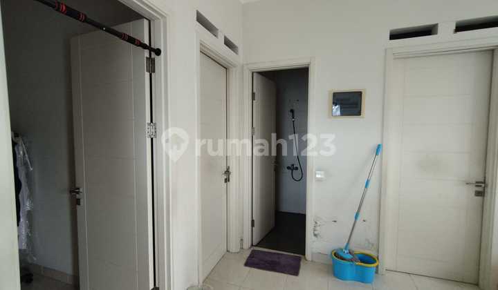 For Sale / Quick Sale Ready-to-Occupy Corner House in The Spring Cluster Canary, Gading Serpong, Pagedangan, Tangerang, Banten 2