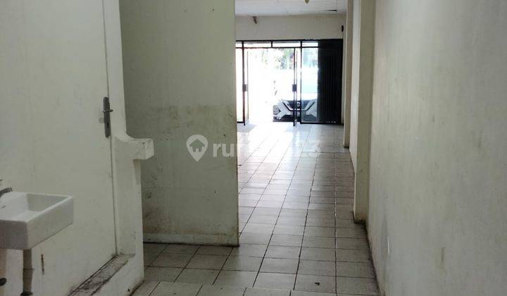 Ruko di Mampang Prapatan, Jakarta Selatan 200 m Bagus SHM 7