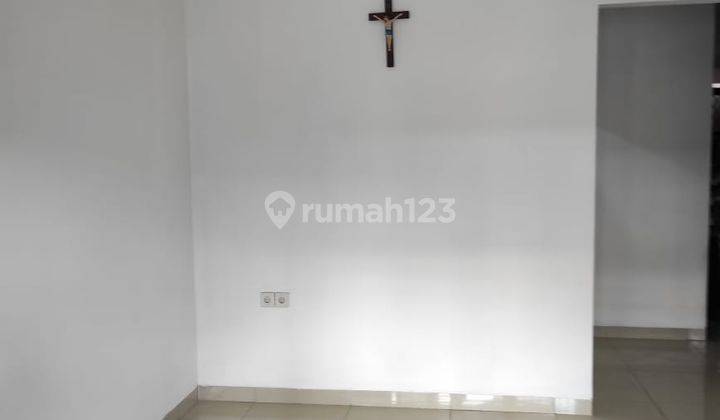 Rumah Mewah di Taman Ratu Ukuran 7x18 Jakarta Barat 2