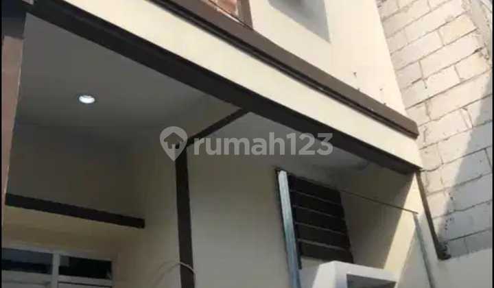 3Ktr - For Sale/ Rent 2-Story House in Kebon Jeruk, West Jakarta 2