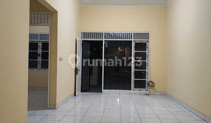 10SL - Rumah di Taman Semanan Indah 2