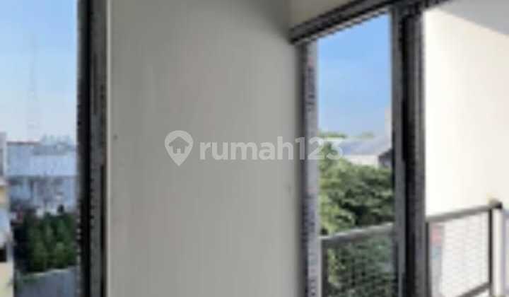 2Sl - Dijual Rumah Baru 3 Lantai di Kav Dki Meruya Selatan, Kembangan 2