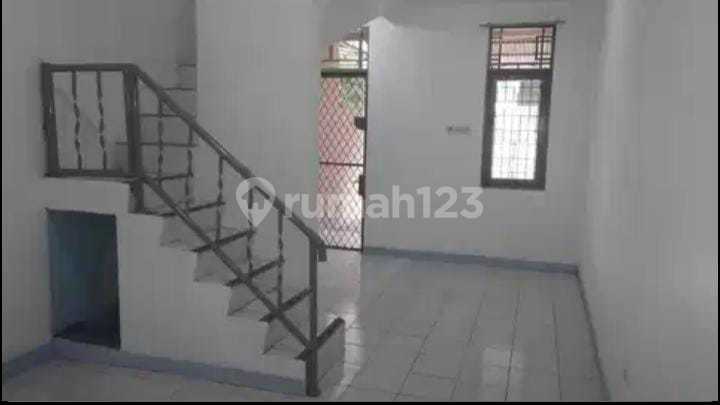Disewakan Rumah di Taman Palem Lestari 1