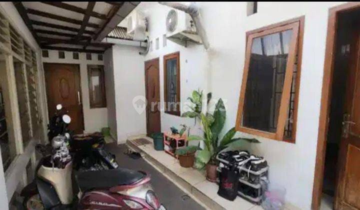 Dijual Rumah + 3 Kamar Kost Di Depan Mall Gandaria City 2