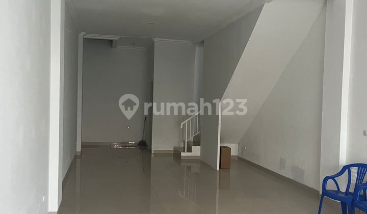 10NI - 1-story shop house in Green Lake City