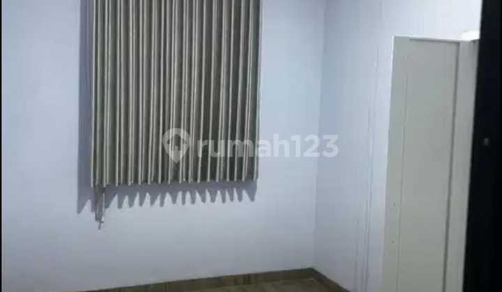 2Ktr - Dijual Rumah Full Furnish di Karang Tengah