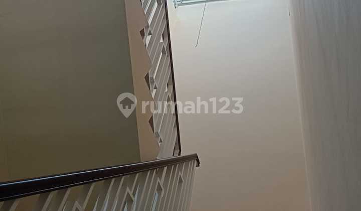 11KTR - Rumah 3 lantai di Poris Indah  2