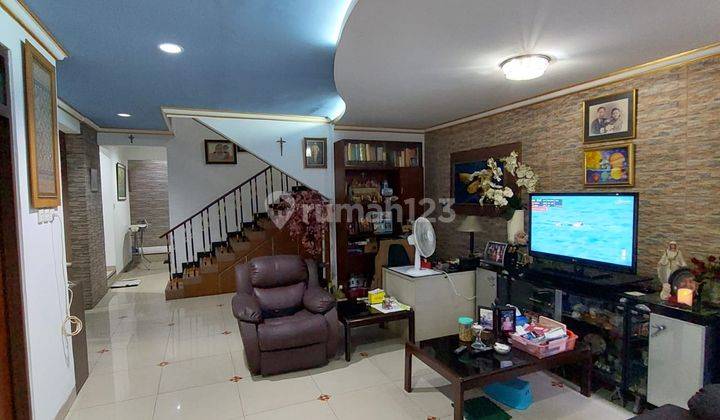 ** Rumah di Tomang jakbar 2 Lantai SHM Sudah Renovasi** 1