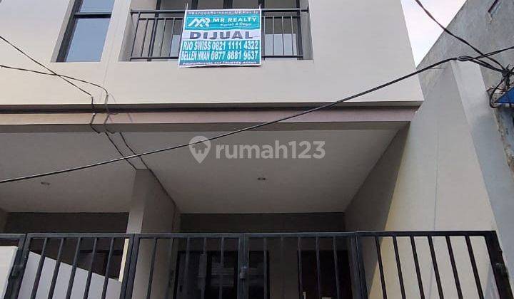 ** Rumah di Tomang 3 Lantai SHM Baru** 1