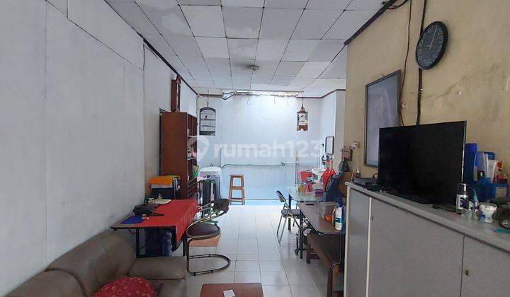 ** Rumah di Tomang Hitung Tanah Akses Jalan 2 Mobil** 2