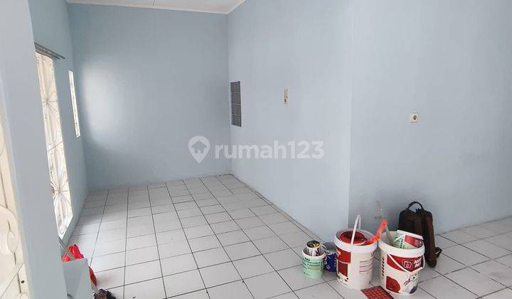 ** Rumah Siap Huni di Tomang Sudah Renovasi Row Jalan 2 Mobil** 2