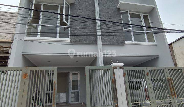 **Rumah Baru di Duri kepa 2.5 Lantai** 1