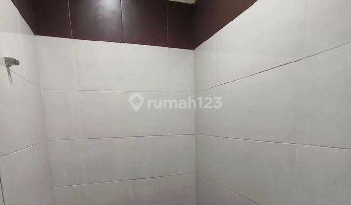 *** Rumah di Tomang 3 Lantai SHM Sudah Renovasi Barat Laut*** 1