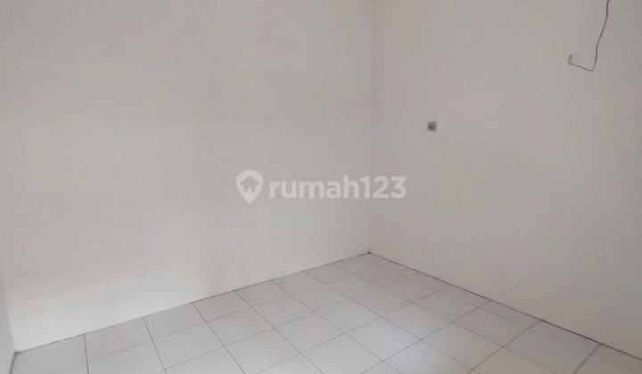 *** Rumah di Tomang 2 Lantai SHM Sudah Renovasi Barat Laut*** 2