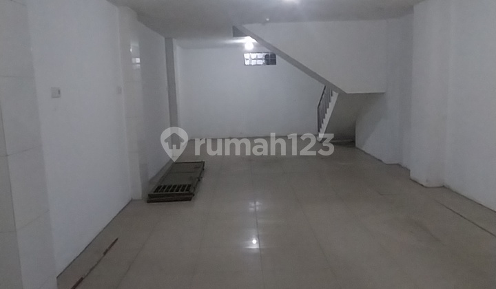 Ruko Siap Pakai Daerah Jembatan Besi Lokasi Strategis 2