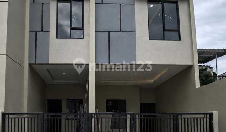 Rumah Baru Bagus Bgt di Duri Kepa Harga Bagus bisa KPR Row Jalan.2 Mobil.lega