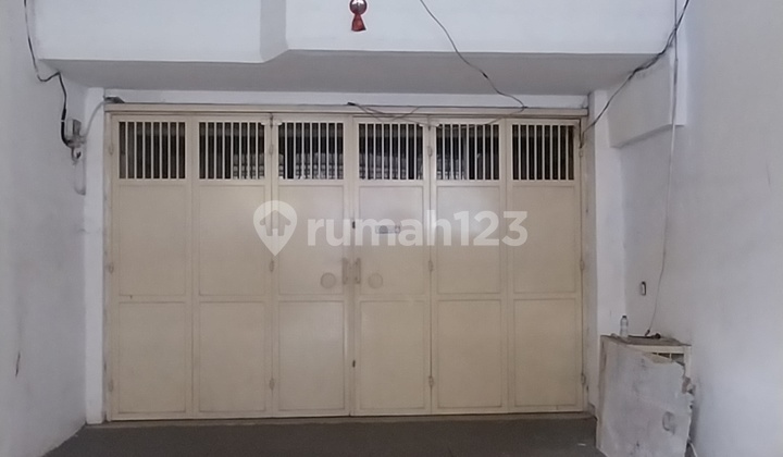 Ruko Siap Pakai Daerah Jembatan Besi Lokasi Strategis 1