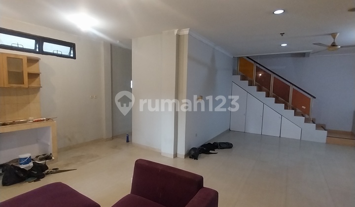 For Rent Fast House Area Tomang West Jakarta 2