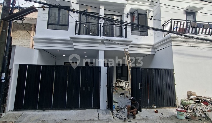 Rumah Bagus SHM di Taman Ratu