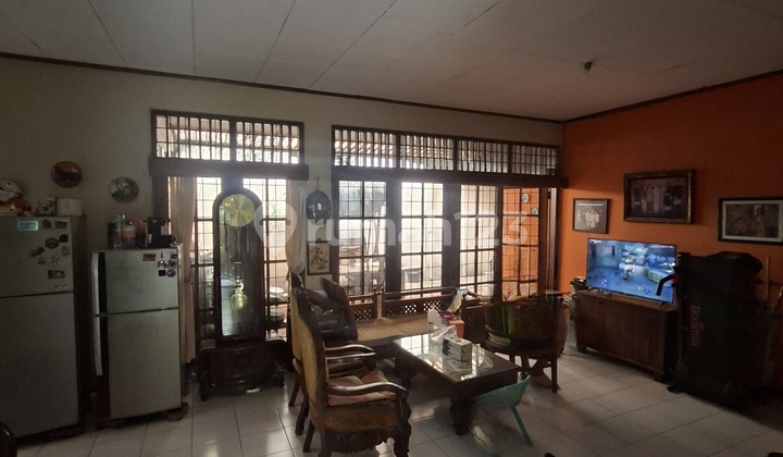 Quick Sale Old House in Jelambar Good Area And.strayegis 2