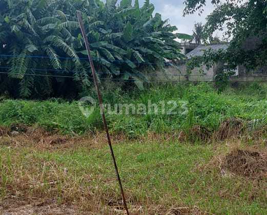 Land and Building House 2700m2 Land Area Tangerang