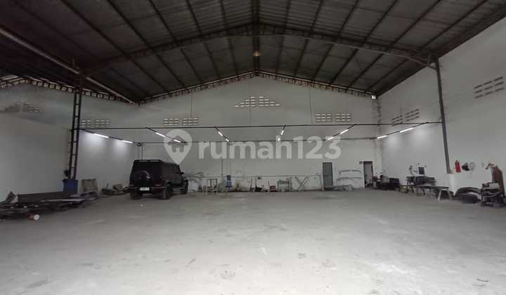 For Rent: Good and Strategic Warehouse in DPR Cipondoh Plot