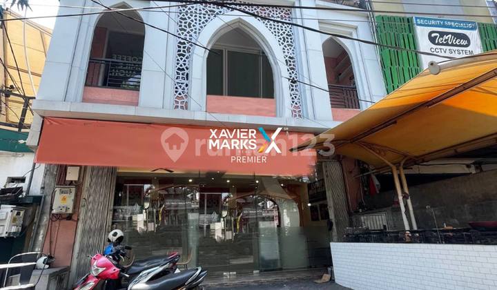 Bangunan Komersil Di Poros Jalan Raya Suhat Malang Bangunan Komersil Di Poros Jalan Raya Suhat Malang