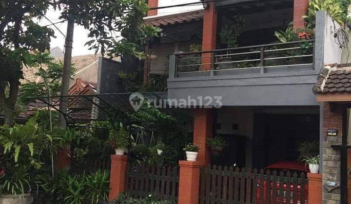 DI JUAL RUMAH MEWAH KONDISI TERAWAT DI PUSAT KOTA 1