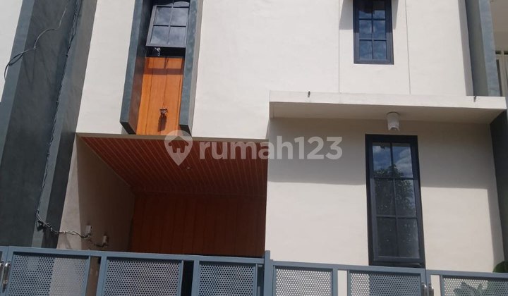Rumah Kos Baru Full Furnish Dekat Pondok Ar Rahmah