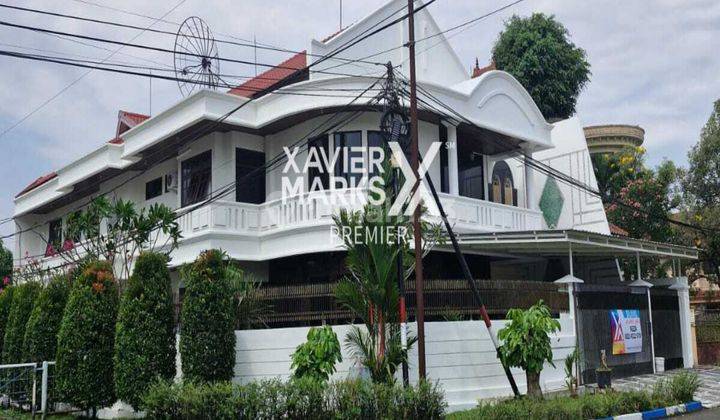 Dijual Rumah Mewah Hook Di Kawasan Elit Araya 2