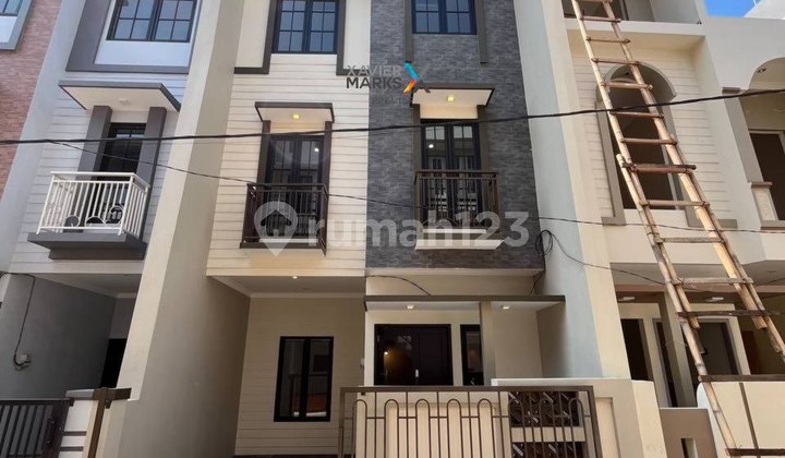 Rumah Modern Selangkah Dari Suhat Lowokwaru 