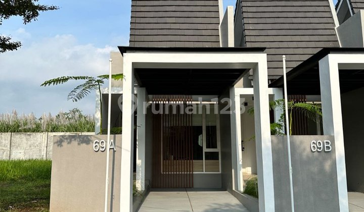 Rumah Modern Dengan Inner Courtyard Di Araya