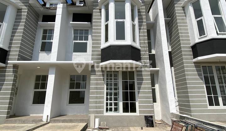 Rumah Baru 2 Lantai American Classic Di Srimaya Karangploso