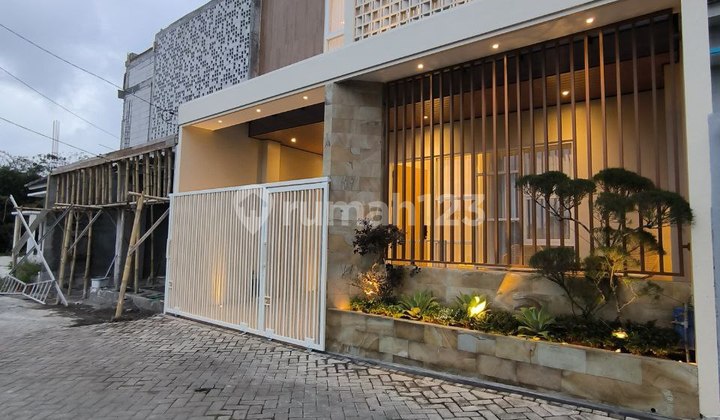 Rumah Modern Dan Mewah Furnish Di Sukun Kota Malang Rumah Modern Dan Mewah Furnish Di Sukun Kota Malang