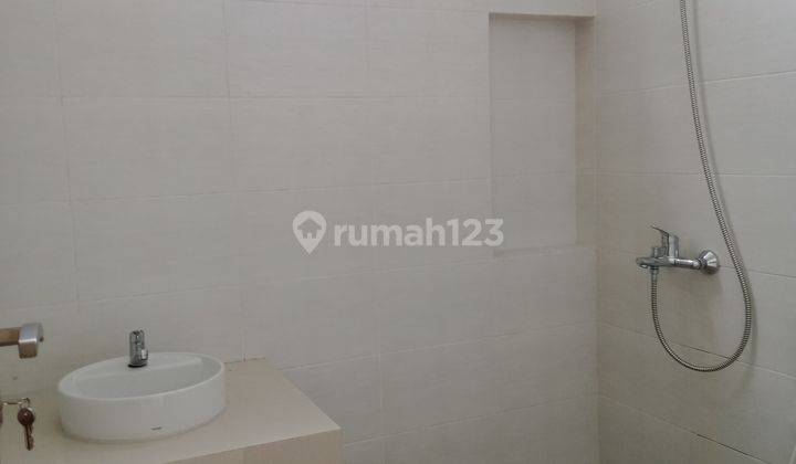 Ruko Putih 2 lantai Baru Renovasi di Legok Permai 5