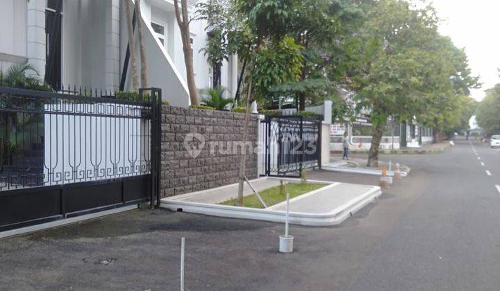 Rumah Brand New  dijual Lokasi Premium Kebayoran Baru 2