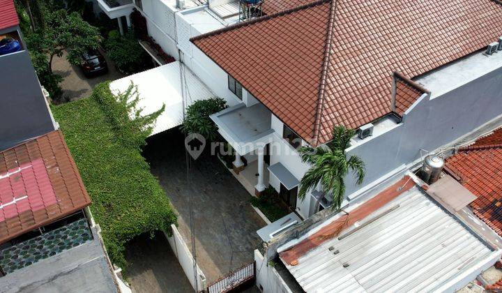 Rumah Mewah di Kemang 2 Lantai SHM Bagus Timur 2