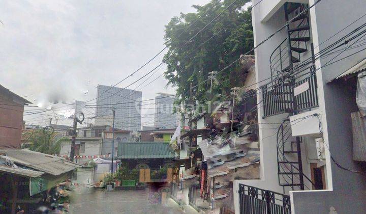 Rumah 3 Lantai Dekat Menteng  Jakarta Pusat 1