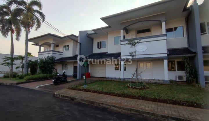 Rumah Sewa Townhouse Cipete Taman Yang Luas Jakarta Selatan  1